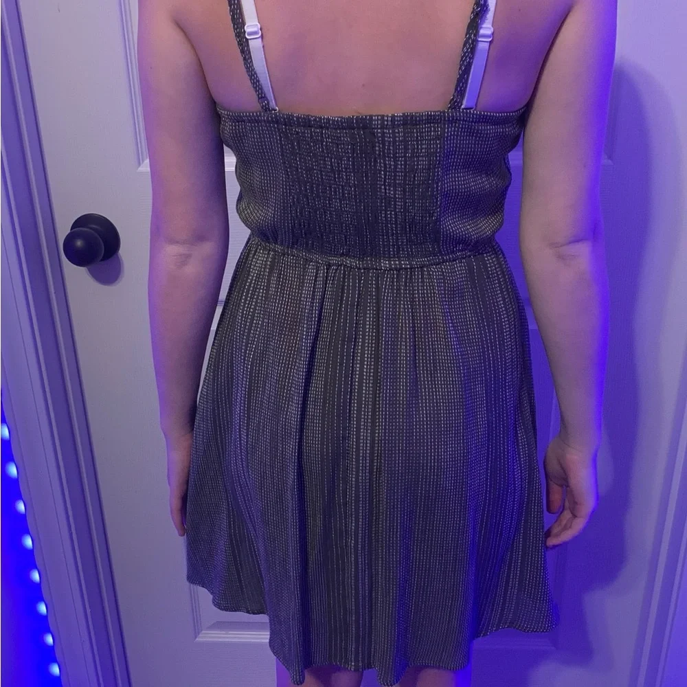 Size-Small - Picture 2 of 6